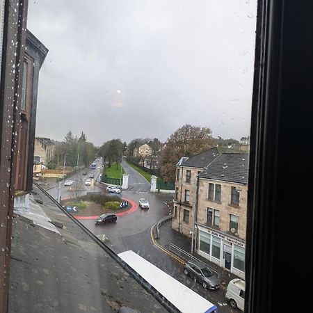 Lovely 2 Bedroom Apartment In Central Location Greenock Eksteriør billede