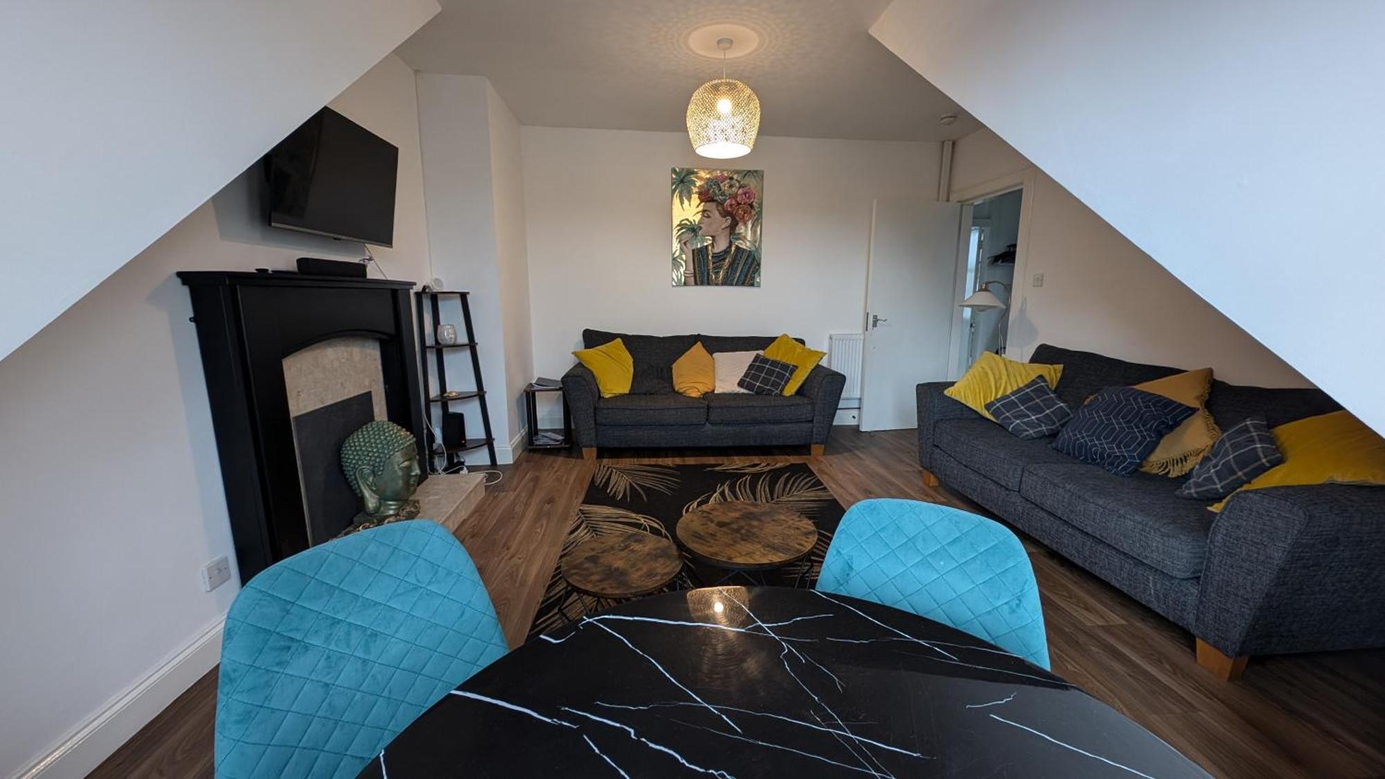 Lovely 2 Bedroom Apartment In Central Location Greenock Eksteriør billede